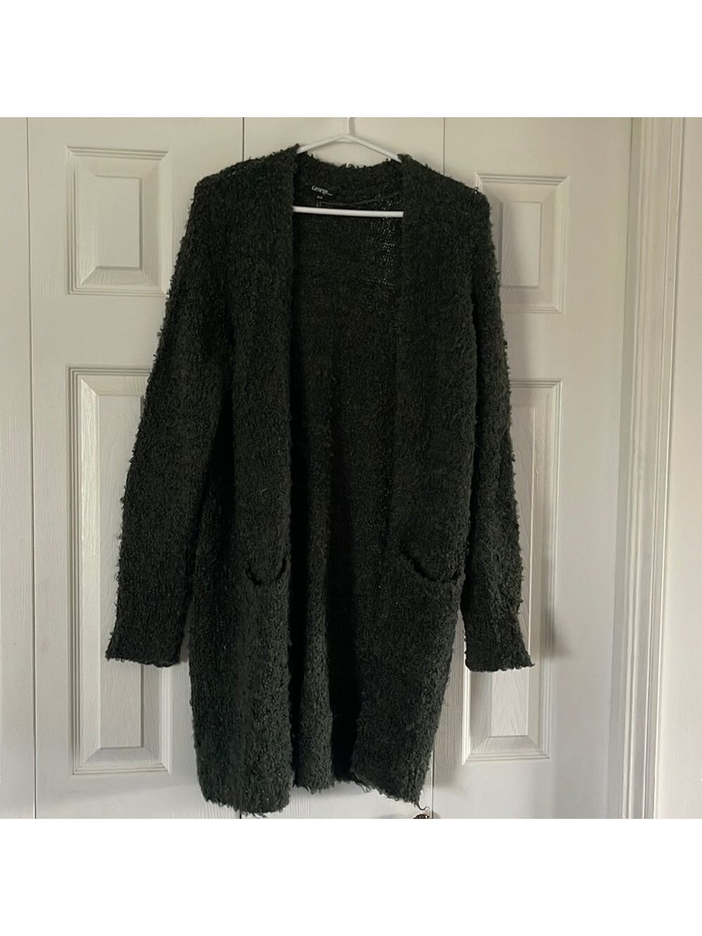 George Sweater Size M 🥰🥰